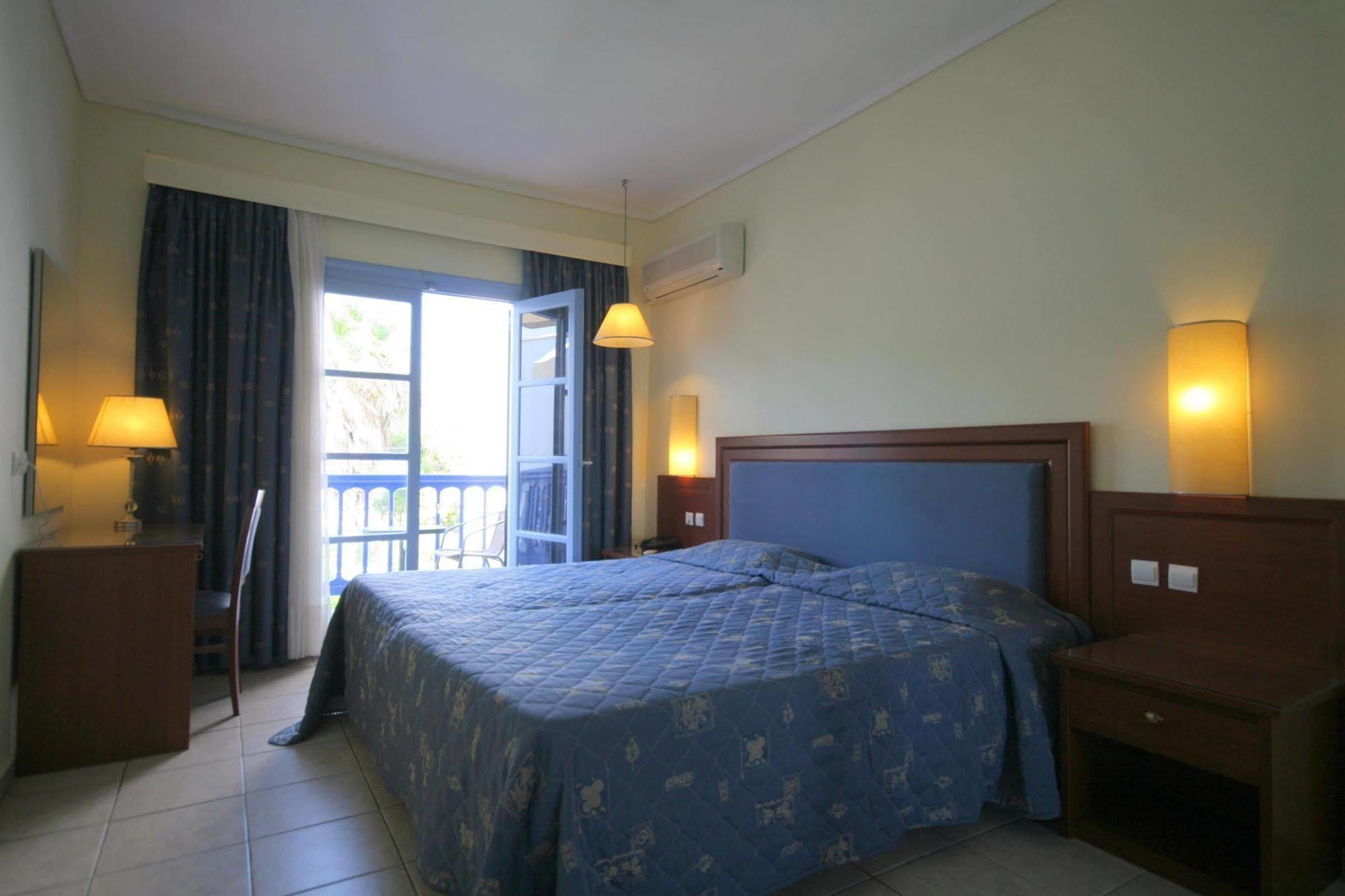 Theodorou Beach Hotel Apartments Psalidi  Exterior foto